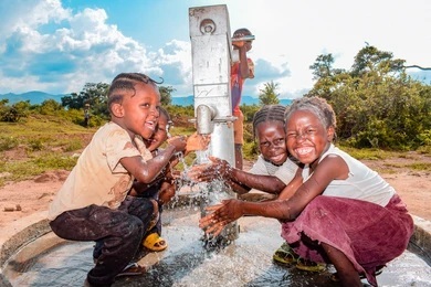African Children - Clean Water Project